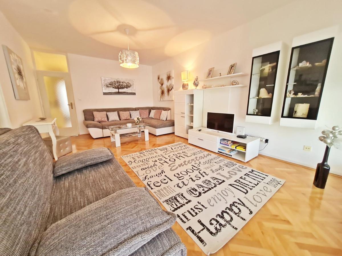 Beach Apartment Ivana Omiš Extérieur photo